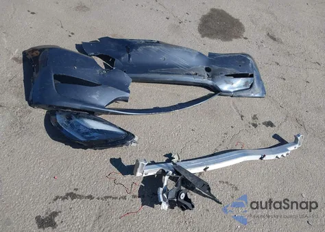 2021 Tesla Model Y Long Range Dual Motor All-Wheel Drive z USA, uszkodzony, nr VIN 5YJYGDEE2MF091449